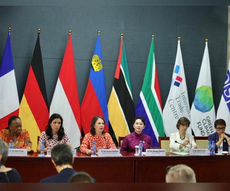 انتقاد وزیران خارجه چندین کشور نسبت به وضعیت زنان افغانستان