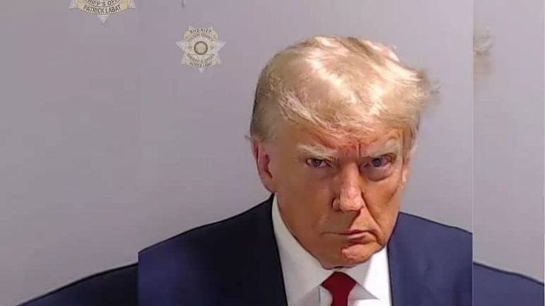 بایدن: عکس بازداشتی ترامپ خوشتیپ بود