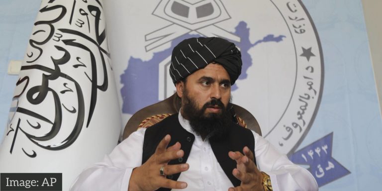 مولوی محمد صادق عاکف: ارزش زن با دیدن مرد به او کم میشود