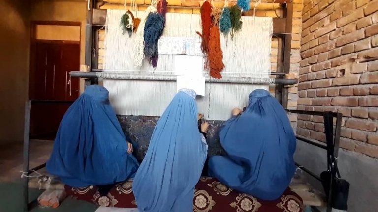 زنان معترض: جامعه جهانی توجه جدی به وضعیت زنان افغانستان داشته باشند