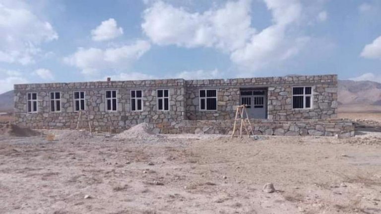 ساخت یک مدرسه در شهرستان جغتو استان غزنی با هزینه مردم