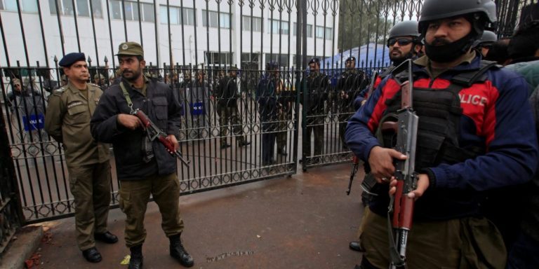 پاکستان در مورد بازنگری سیاست خارجیاش به ویژه با افغانستان با سفیرانش رایزنی میکند